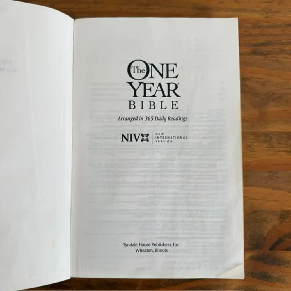 One Year Bible NIV Paper Back Tyndale Publishing